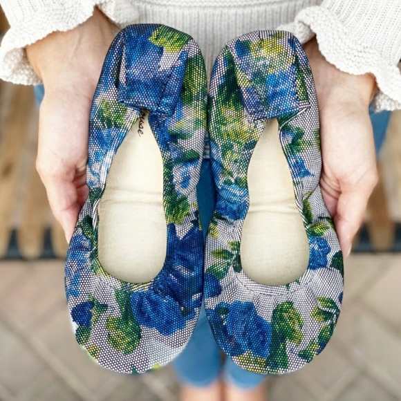 The Storehouse Flats Shoes - *BRAND NEW* Blue Jean Floral